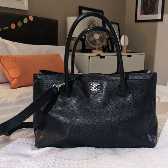 Chanel Executive Cerf Tote - Picture 6 of 16